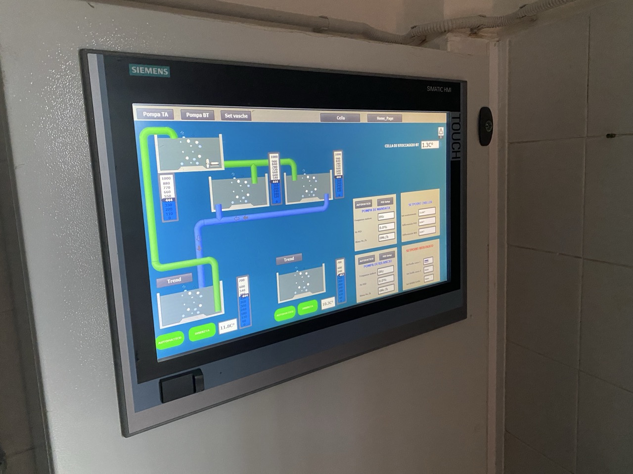 monitor della situazione delle vasche con temperatura e livelli